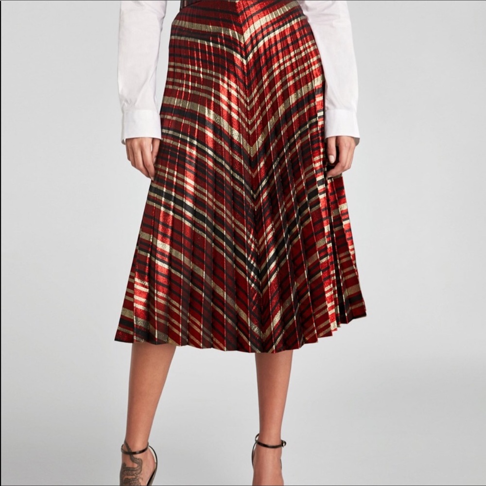 ❌❌SOLD❌❌ZARA PLEATED METALLIC STRIPED HIGH WAIST MIDI SKIRT - Picture 4 of 8